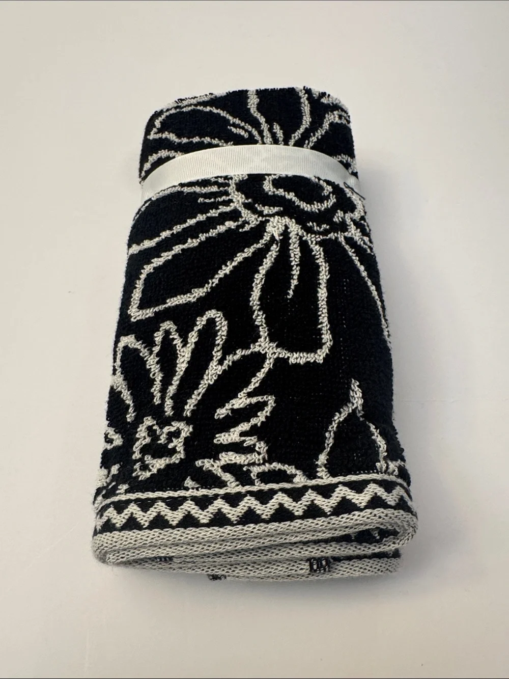 💥6pc RACHEL ZOE  Black and Ecru Floral Pattern Reversible Bath Towel Set